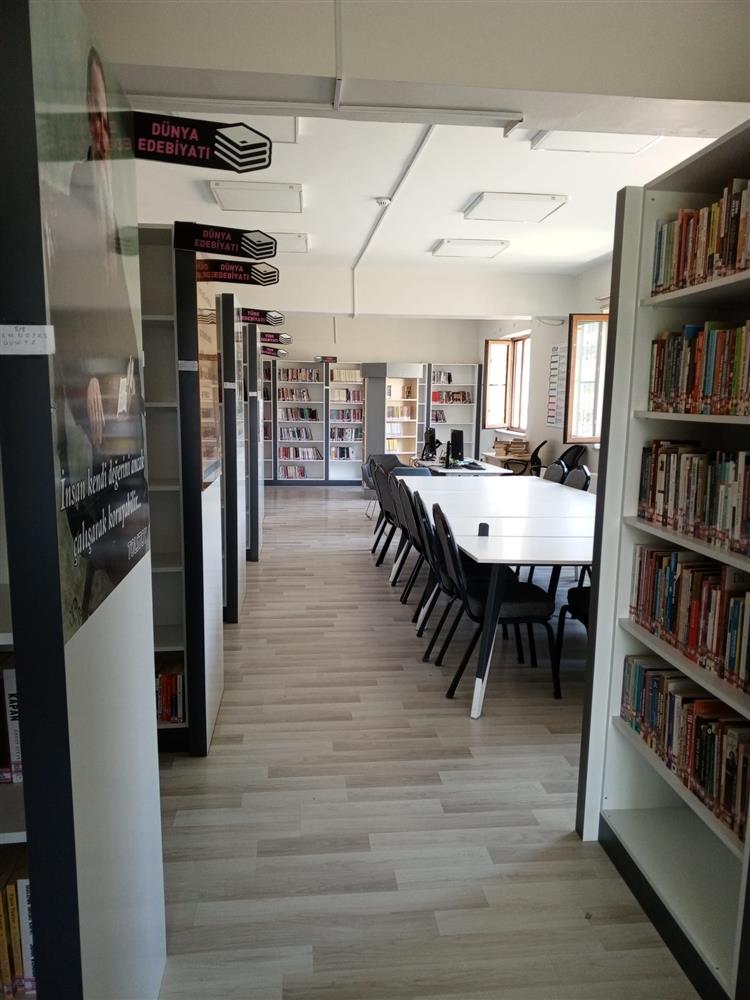 edremit kitaplık.jpg