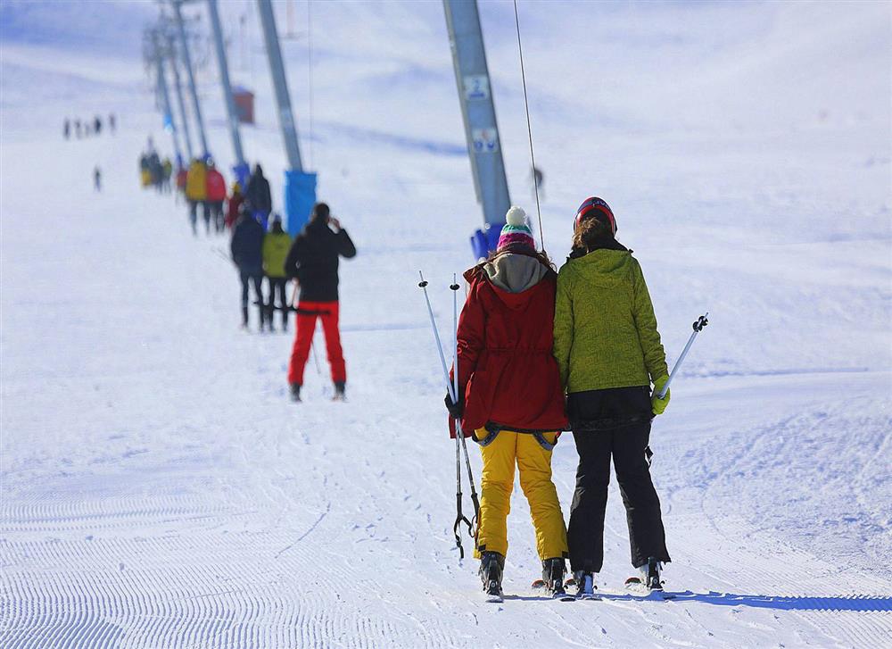 Gevaş Abalı Kayak Tesisleri- Van Gençli ve Spor İl Müdürlüğü Arşivi  1 .jpg