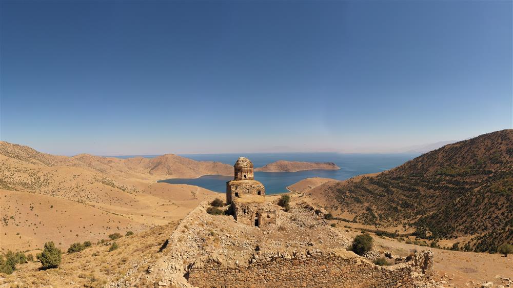 Van Altınsaç  Church  1 .jpg