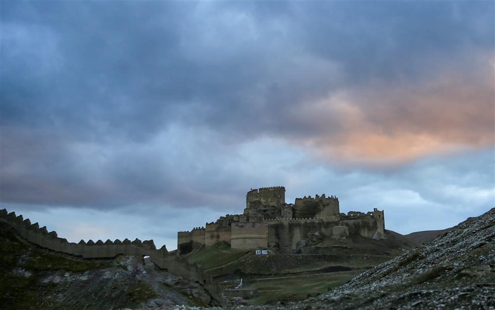 hoşap kalesi- Davut tatlı  6 .jpg