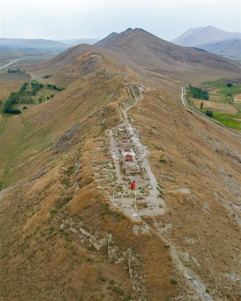 Van-Çavuştepe Kalesi.JPEG