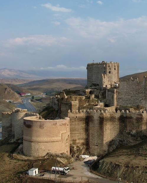 Van-Hoşap Kalesi.JPEG
