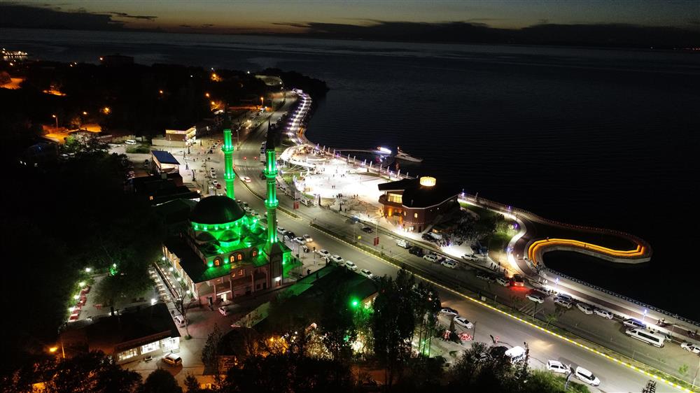 Edremit sahil- Edremit Belediyesi Arşivi 10 .JPG Edremit sahil- Edremit Belediyesi Arşivi 10 .JPG